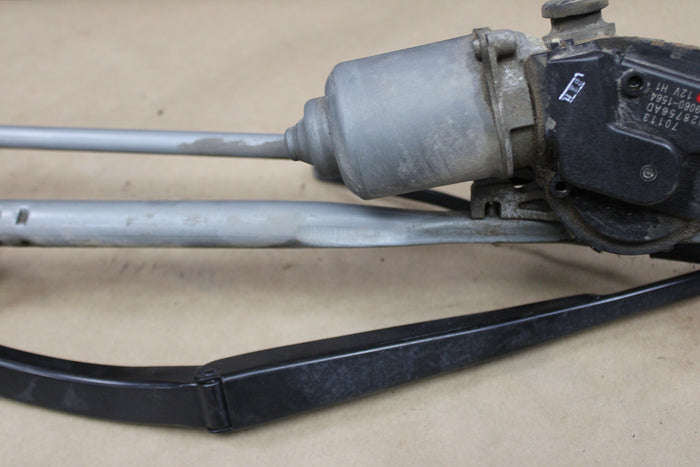08-23 DODGE CHALLENGER WINDSHIELD WIPER LINKAGE W/ MOTOR 05028756AD