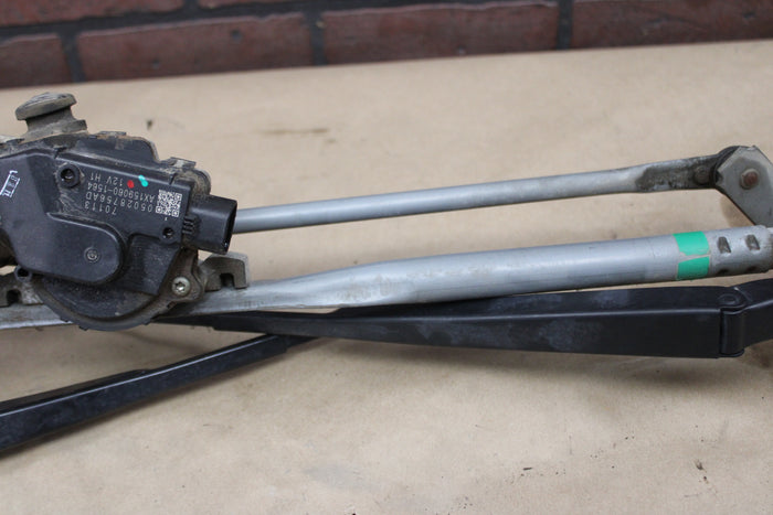 08-23 DODGE CHALLENGER WINDSHIELD WIPER LINKAGE W/ MOTOR 05028756AD