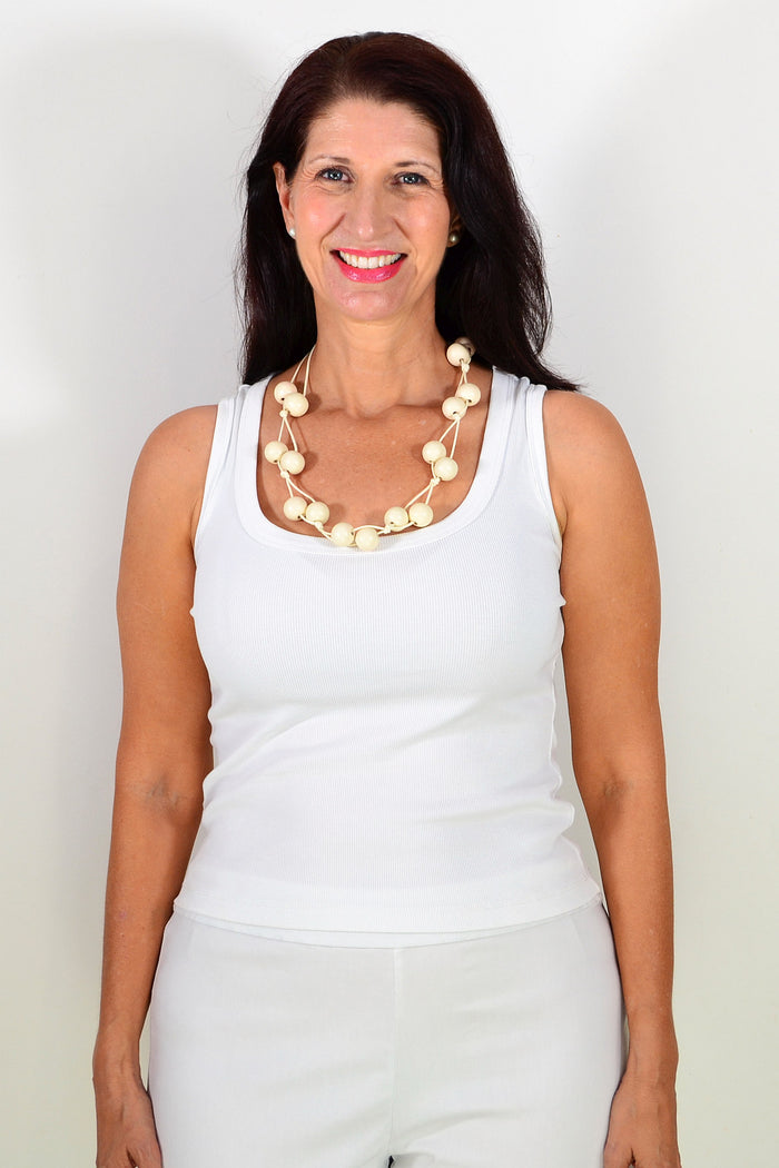 Boho cream adjustable wooden bead necklace with natural wooden beads and a stylish design, perfect for casual or bohemian outfits.