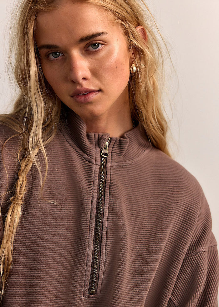 Celeste Quarter Zip - Mochachinno