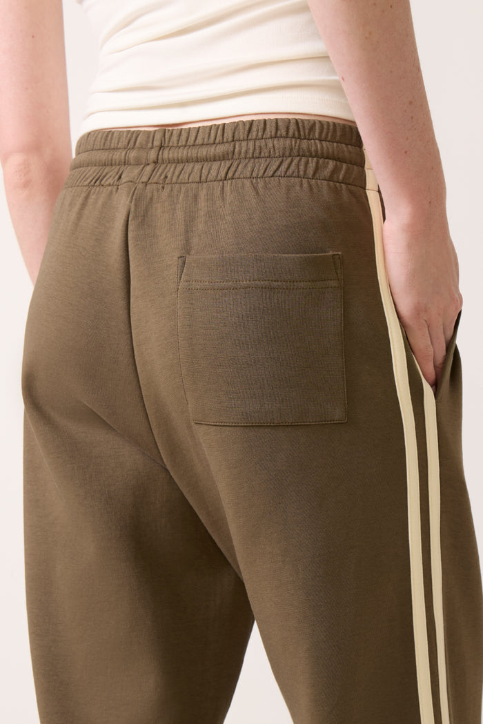 Claud Travel Track Pant