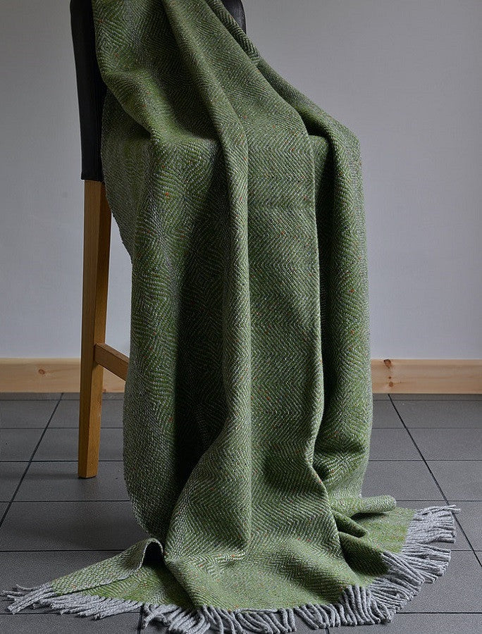Donegal Tweed Large Undulating Twill Throw - Watercress #color_watercress