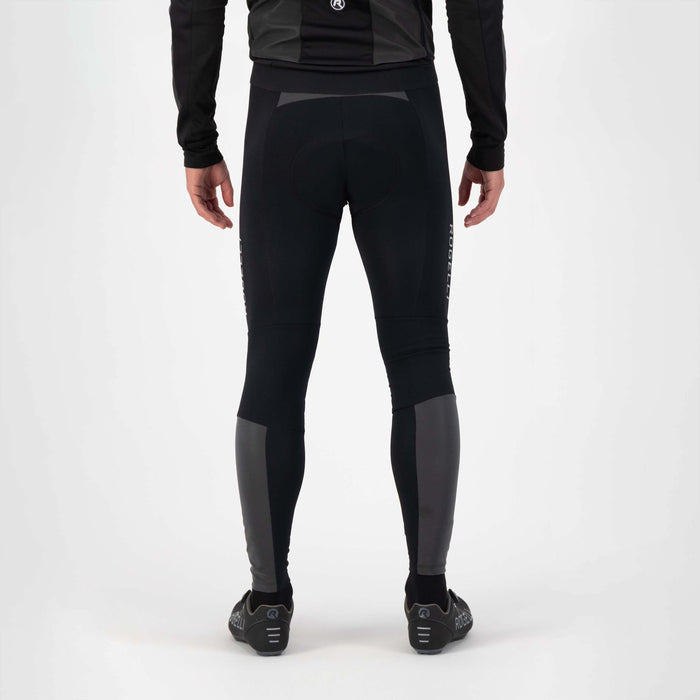 Rogelli Essential Hi Vis lange fietsbroek heren zwart gedragen achterkant.