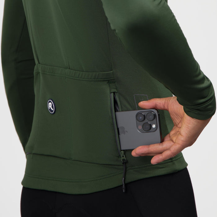 Detail van Rogelli Essential II fietsshirt heren groen lange mouw met achterzakken.