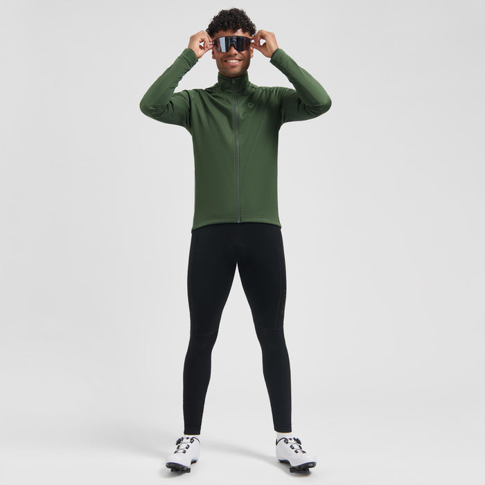 Rogelli Essential II fietsjack heren groen gedragen totaalshot.