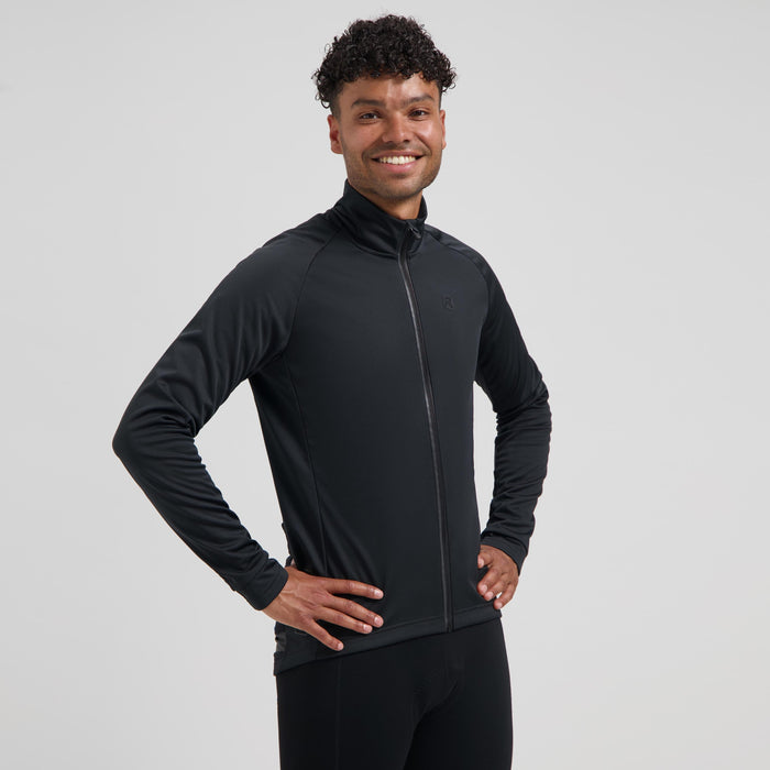 Rogelli Essential II fietsjack heren zwart gedragen voorkant.