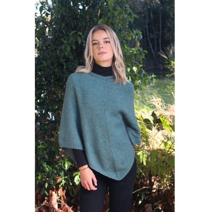 Lothlorian - Plain Poncho (9982)Sage