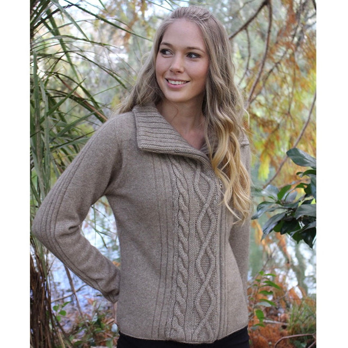 Woman wearing cable jacket in colour Natural