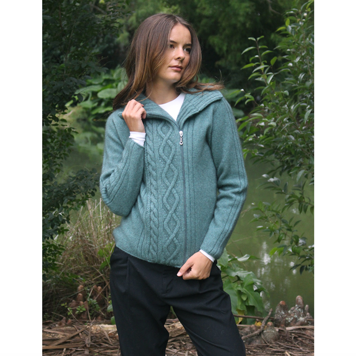 Lothlorian Merino - Possum Offset Cable Jacket (9825)Sage