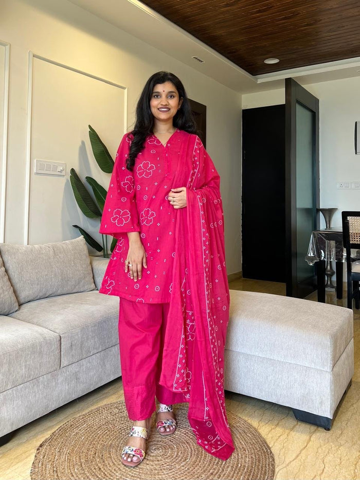 Meeta Bandhej Farshi Salwar Suit- Pink