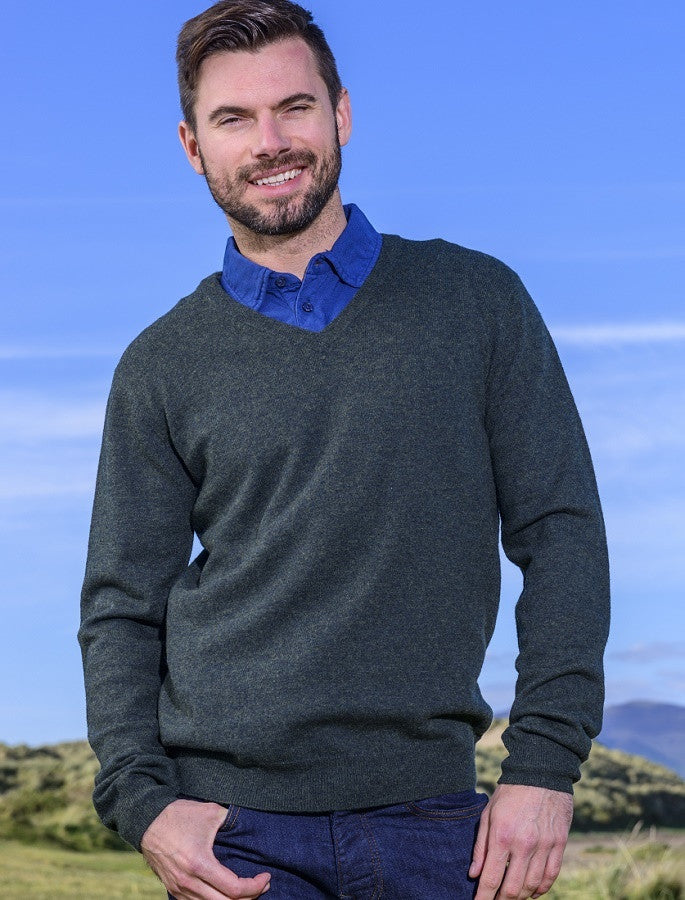 Mens Lambswool V-Neck Sweater - Charcoal #color_charcoal