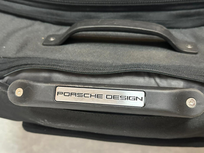 PORSCHE DESIGN P2000 Roller Luggage (used)
