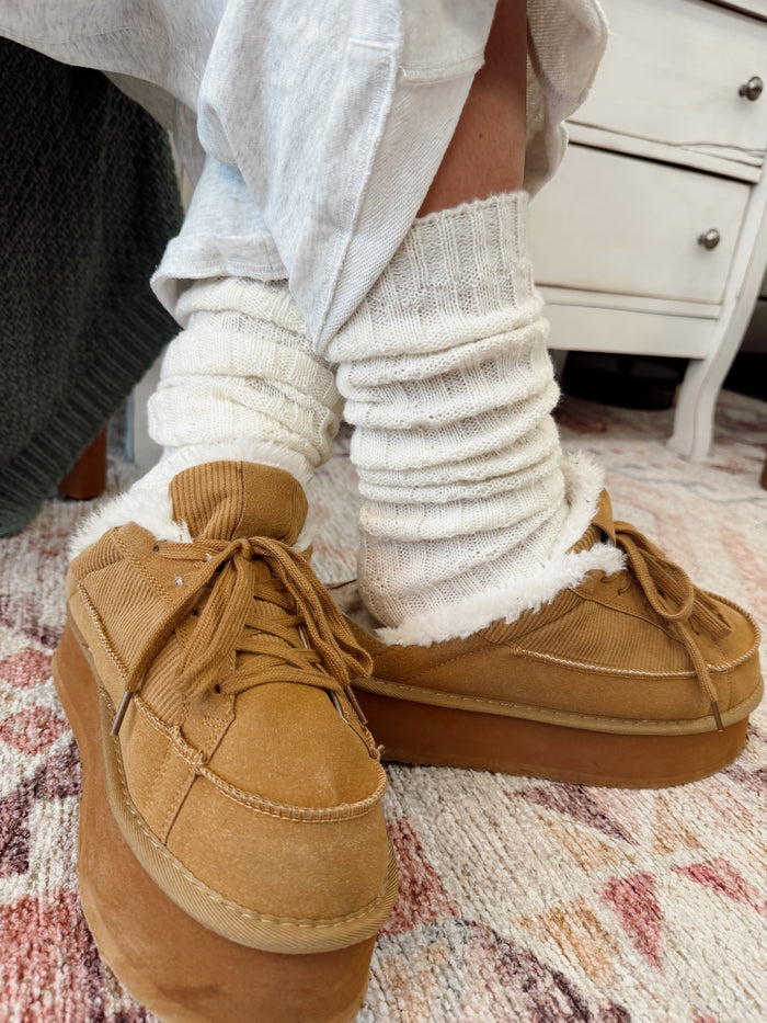 Ribbed Ruffle Warmer Socks