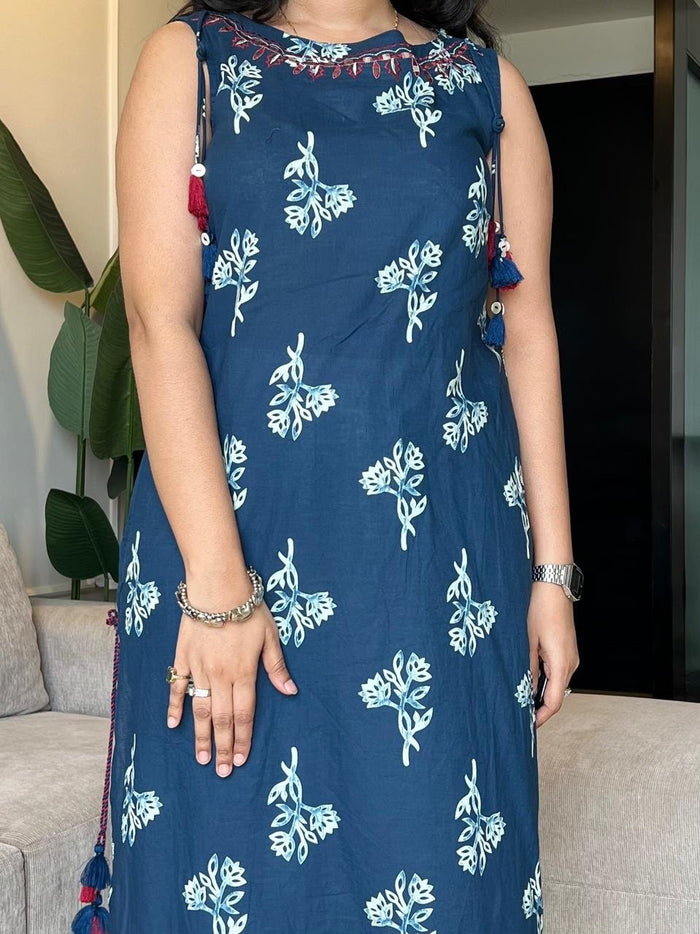 Roshni Sleeveless Cotton Tassel Kurta- Indigo