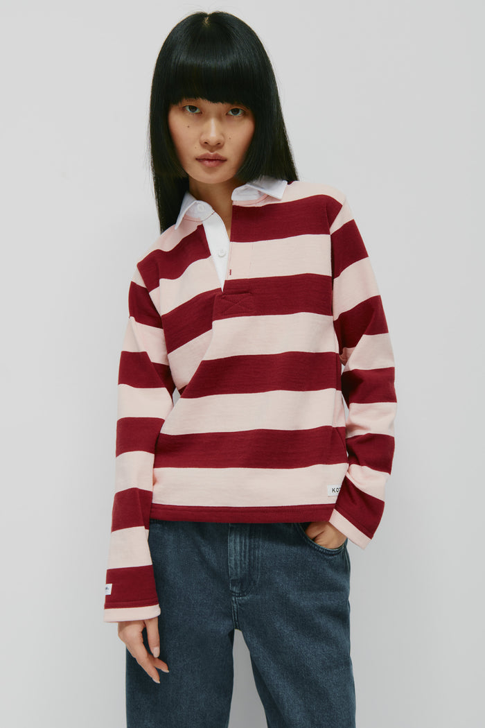 Model is 5’9” and is wearing a size S.