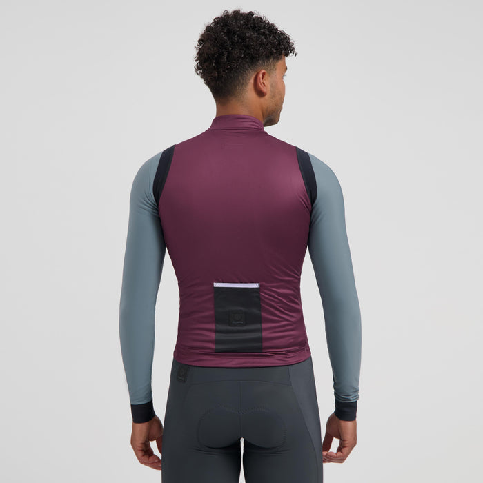 Rogelli Signature windstopper heren bordeaux gedragen achterkant.