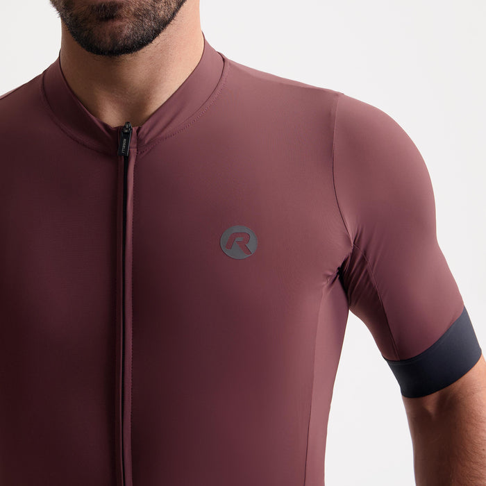 Detail van Rogelli Signature fietsshirt heren rood korte mouw.