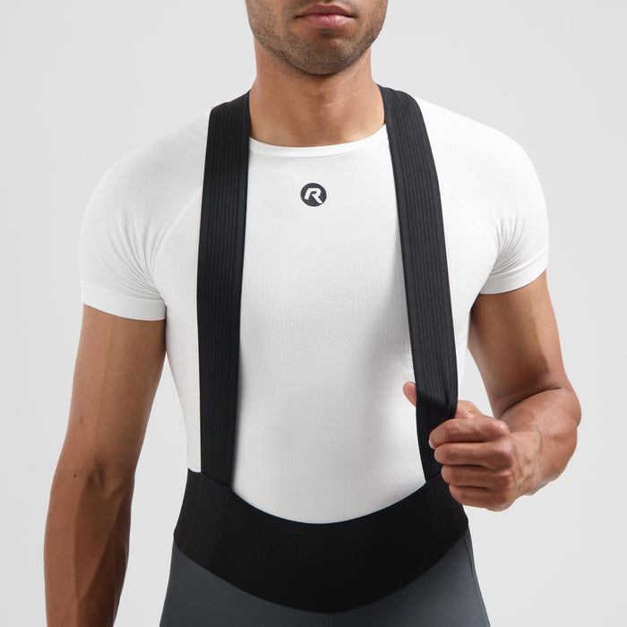 Detail van Rogelli Signature lange fietsbroek heren grijs bretels voorkant.