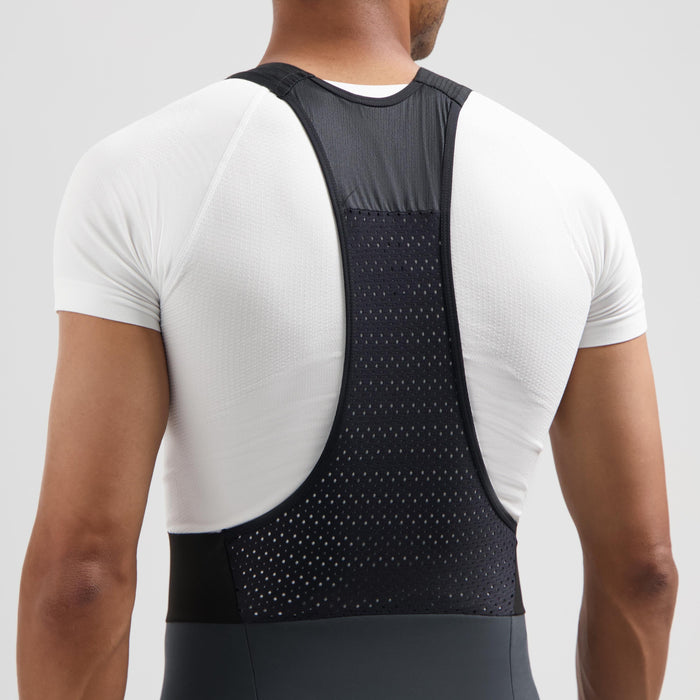 Detail van Rogelli Signature lange fietsbroek heren grijs bretels achterkant.