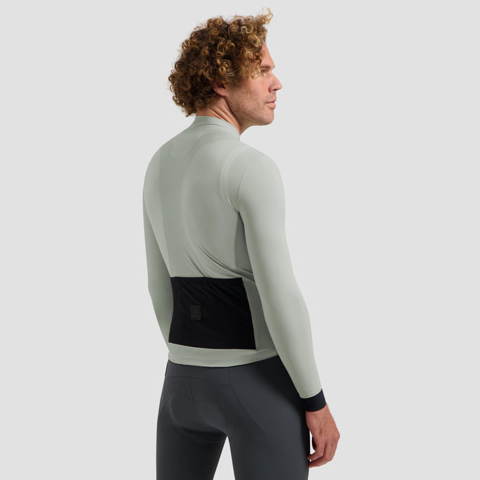 Rogelli Signature Light fietsshirt heren grijs gedragen achterkant.
