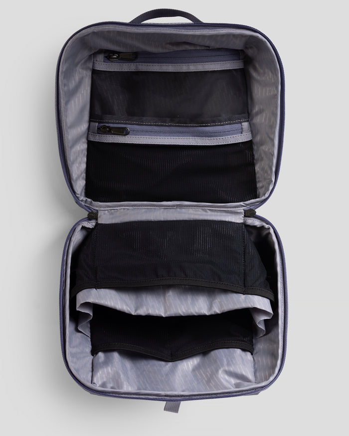 b1646_oi6_toiletry_wash_bag_purple_b_1600x2000_2a2e340_1756934091000