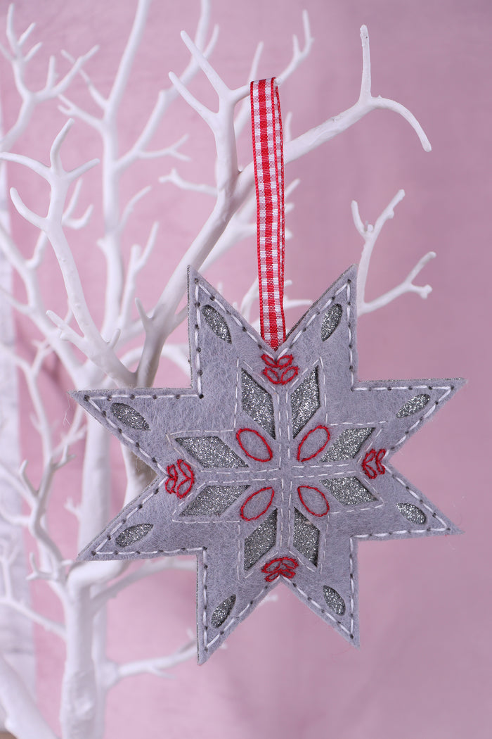 Trimits Felt Decoration Kit Christmas Caravan, 9x12cm, Includes Felt Shapes, Stuffing, Beads, Sequins, Thread, and Pom Poms