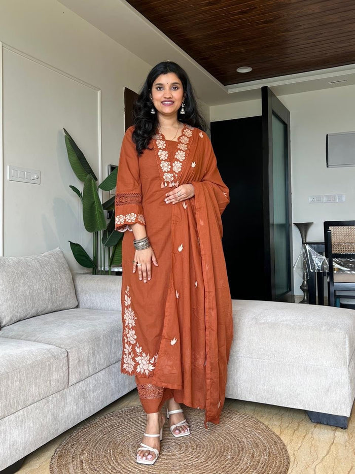 Yasha Luxe Cutwork Mulmul Set
